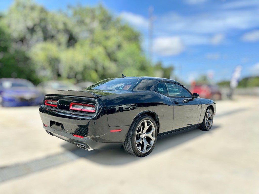 2015 Dodge Challenger Image 8