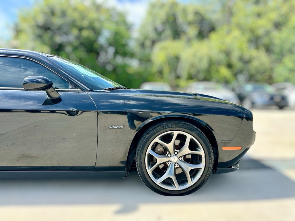2015 Dodge Challenger Image 10