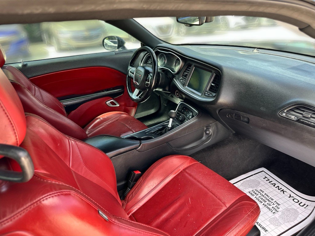 2015 Dodge Challenger Image 24