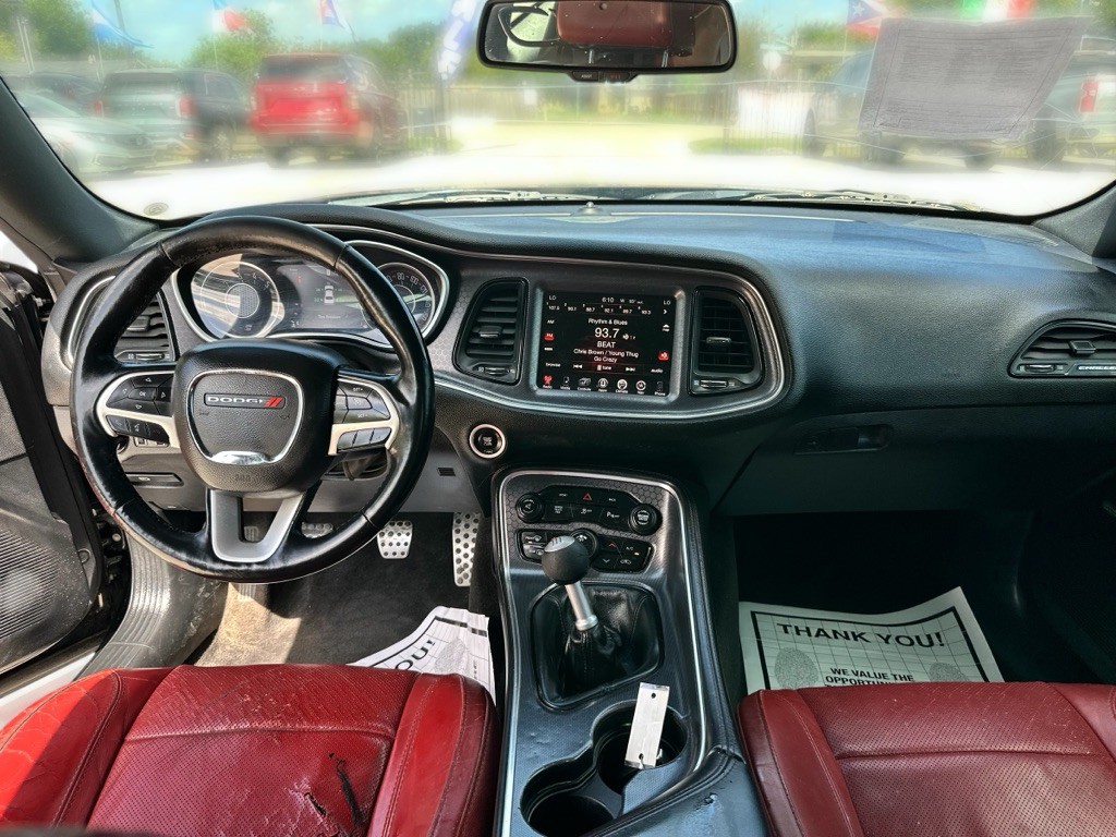 2015 Dodge Challenger Image 25