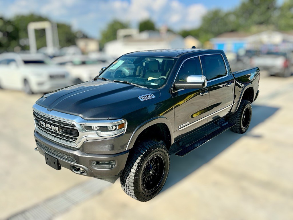 2020 RAM 1500 Image 3