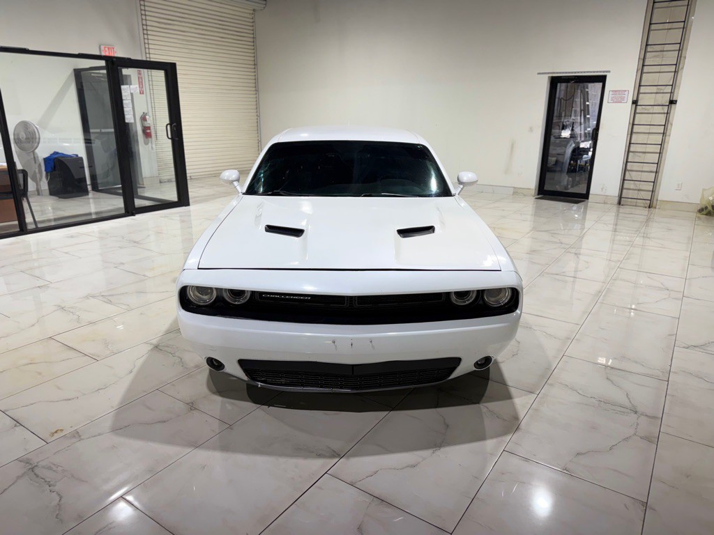 2016 Dodge Challenger Image 2