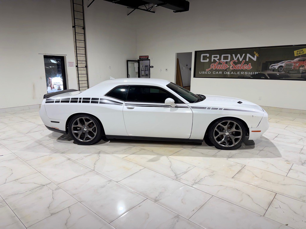 2016 Dodge Challenger Image 6