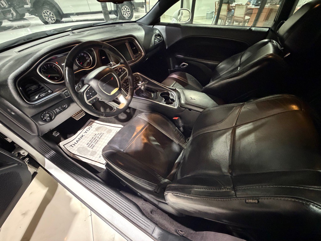 2016 Dodge Challenger Image 15
