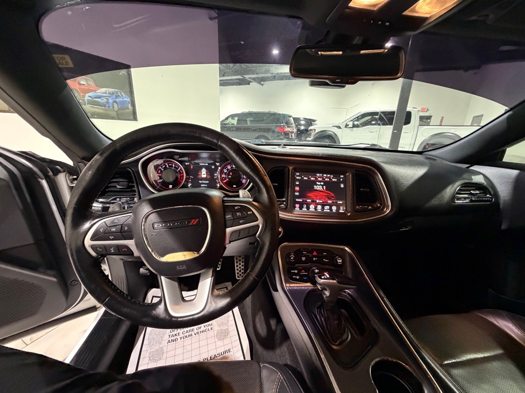 2016 Dodge Challenger Image 16