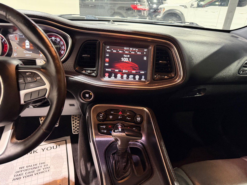 2016 Dodge Challenger Image 17