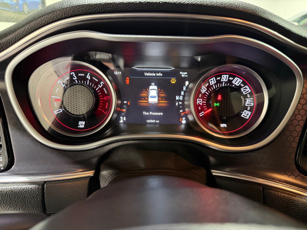 2016 Dodge Challenger Image 18