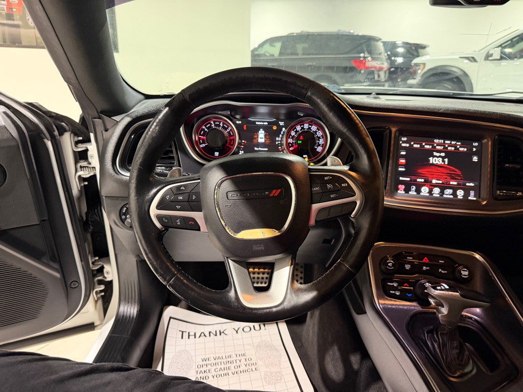 2016 Dodge Challenger Image 19