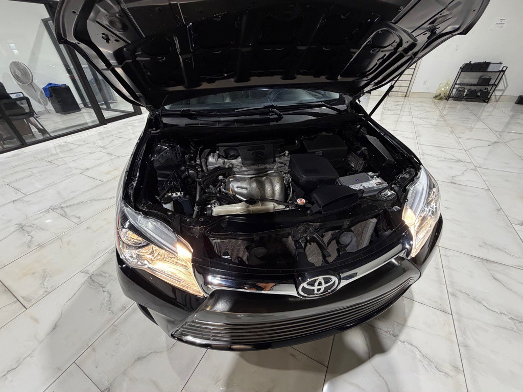 2017 Toyota Camry Image 4