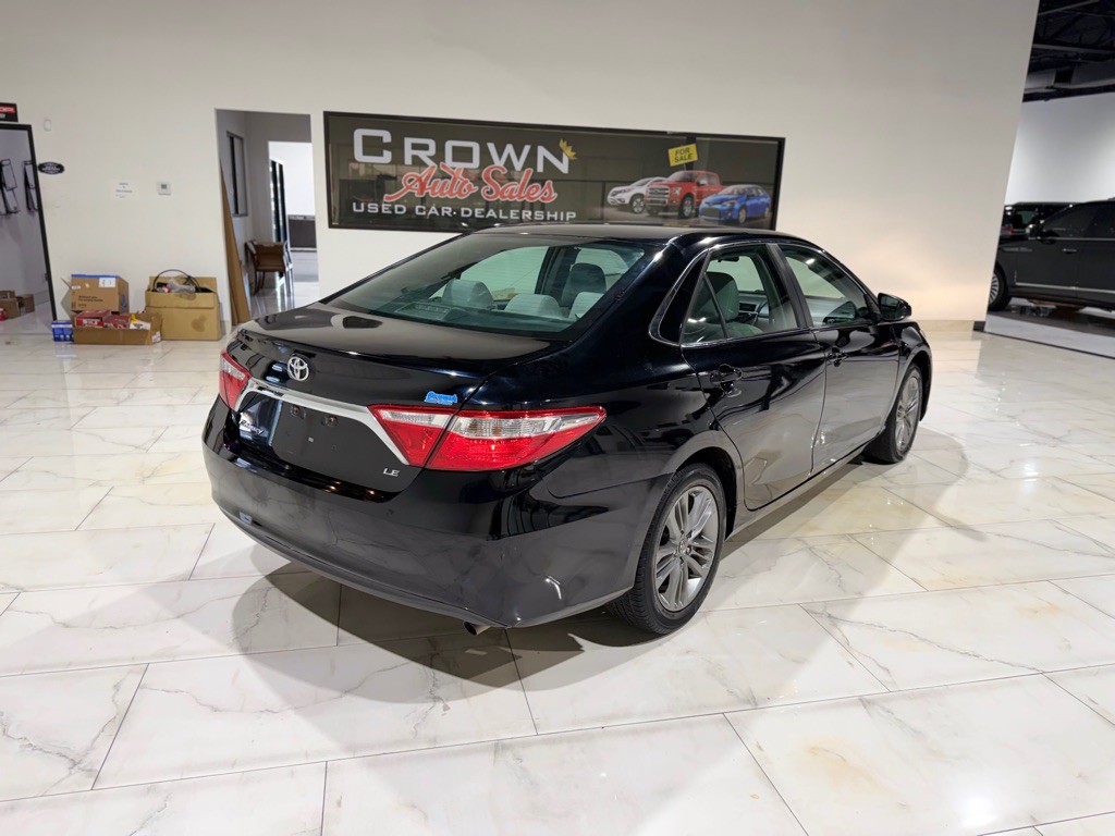 2017 Toyota Camry Image 8