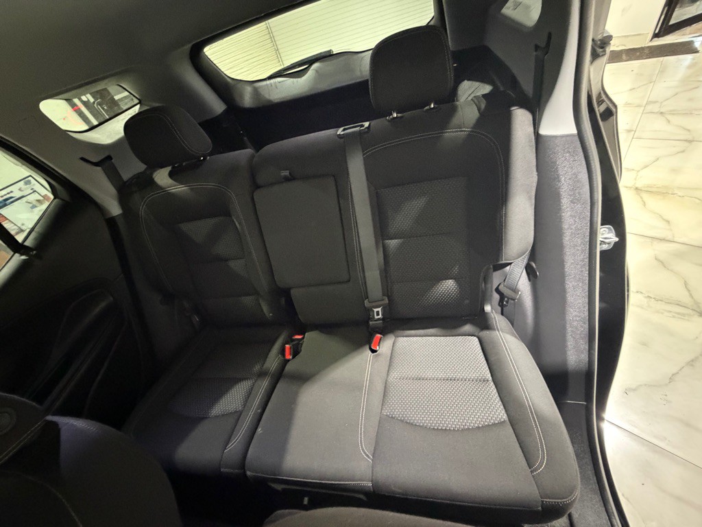 2024 GMC Terrain Image 16