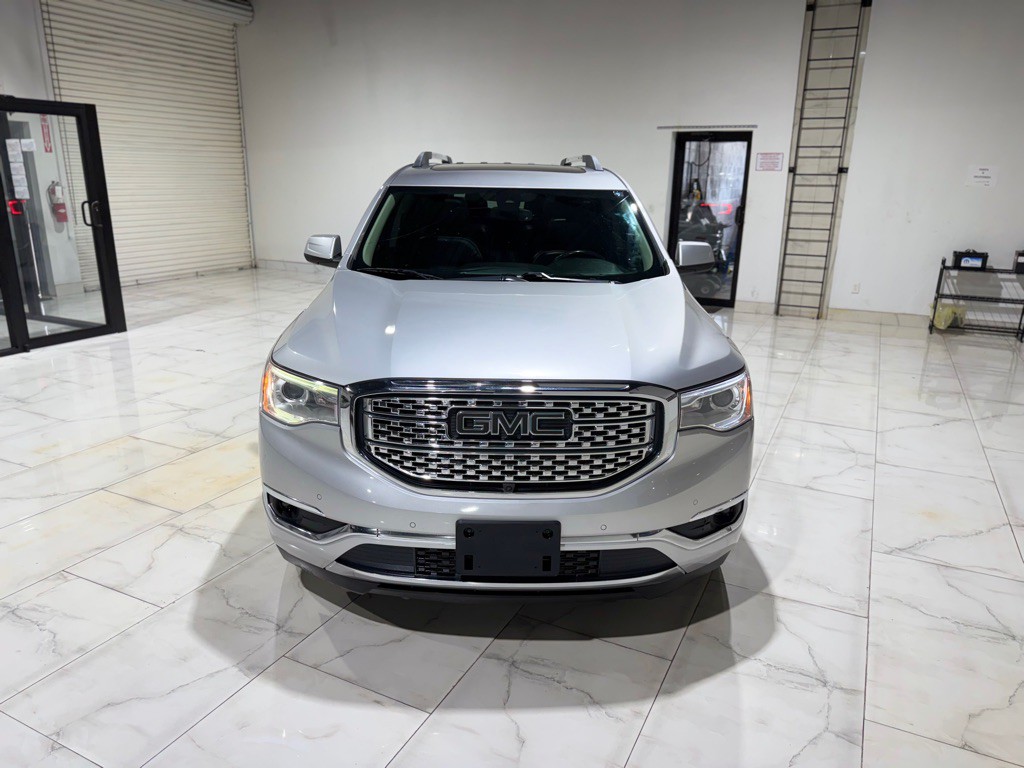 2019 GMC Acadia Image 2