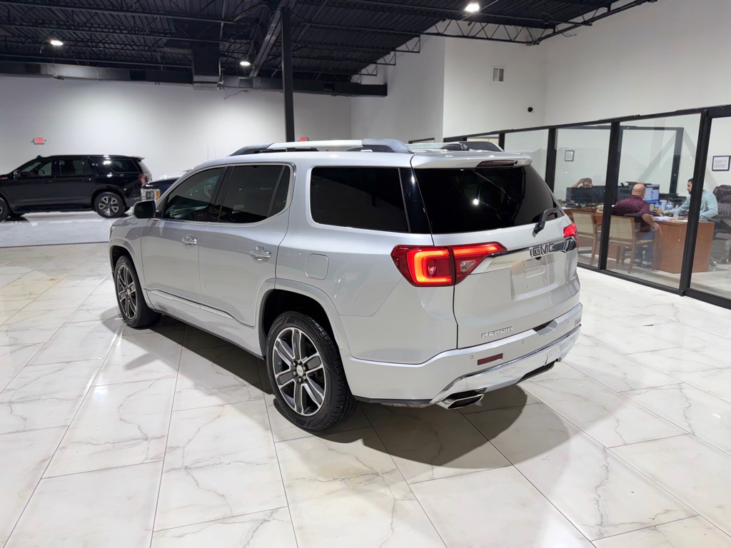 2019 GMC Acadia Image 10