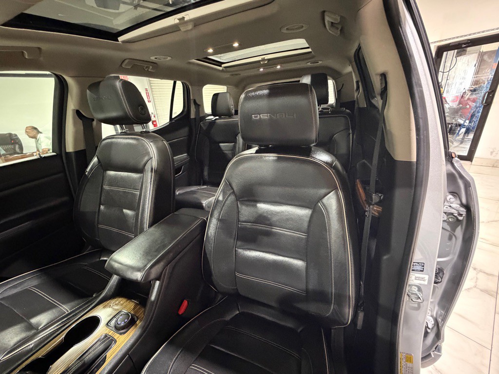 2019 GMC Acadia Image 18