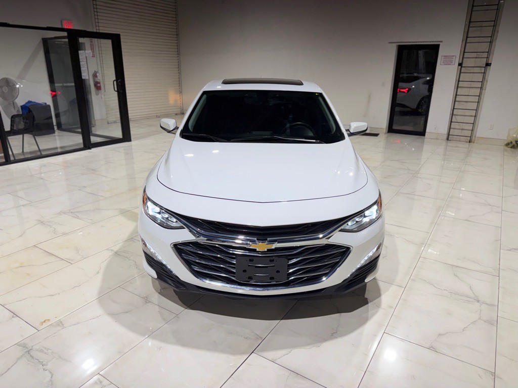 2022 Chevrolet Malibu Image 2