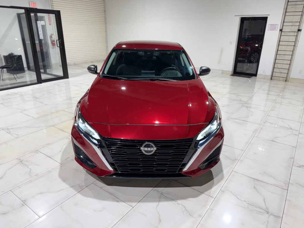 2025 Nissan Altima Image 2