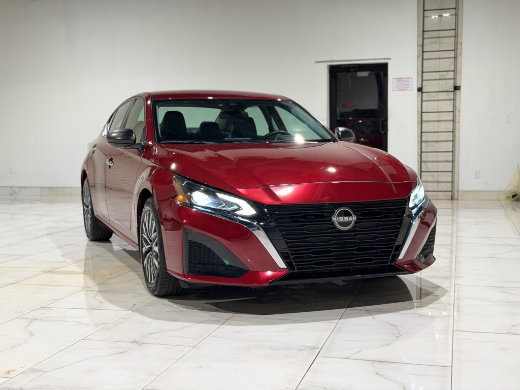 2025 Nissan Altima Image 4