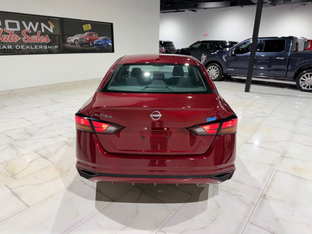 2025 Nissan Altima Image 11