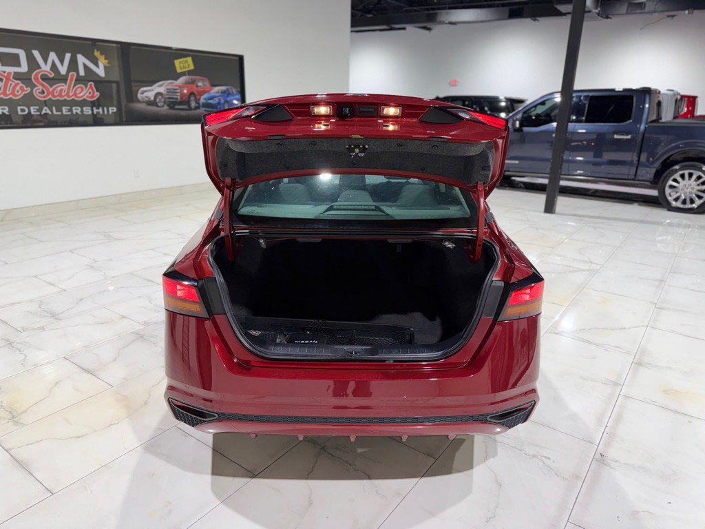 2025 Nissan Altima Image 13
