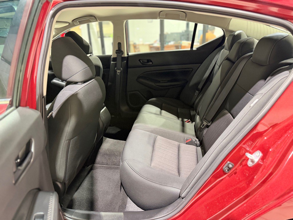 2025 Nissan Altima Image 14
