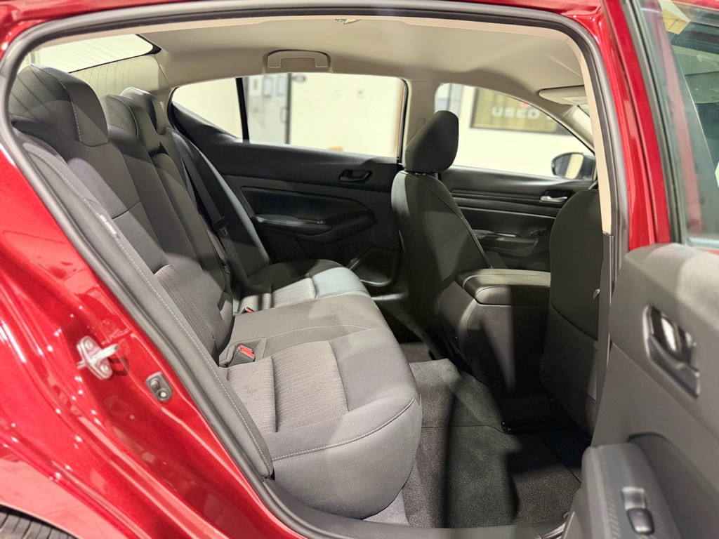2025 Nissan Altima Image 15