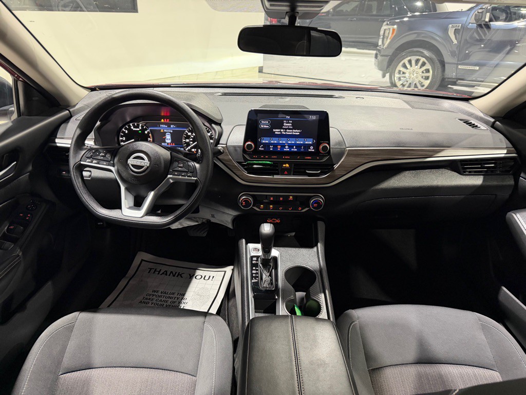 2025 Nissan Altima Image 21