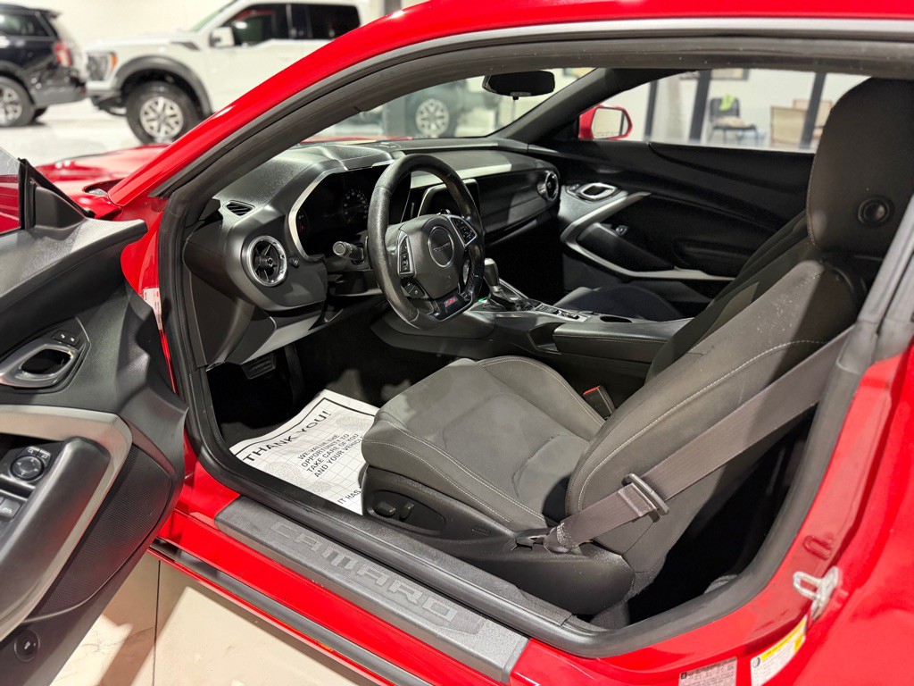 2016 Chevrolet Camaro Image 11