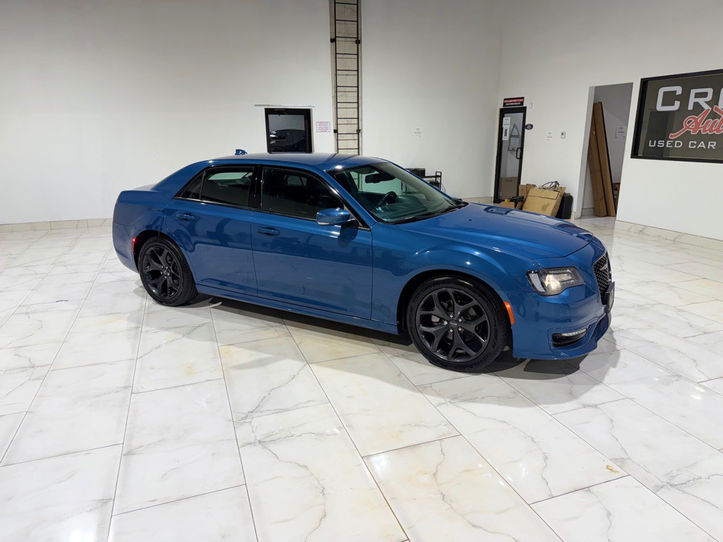 2021 Chrysler 300 Image 3