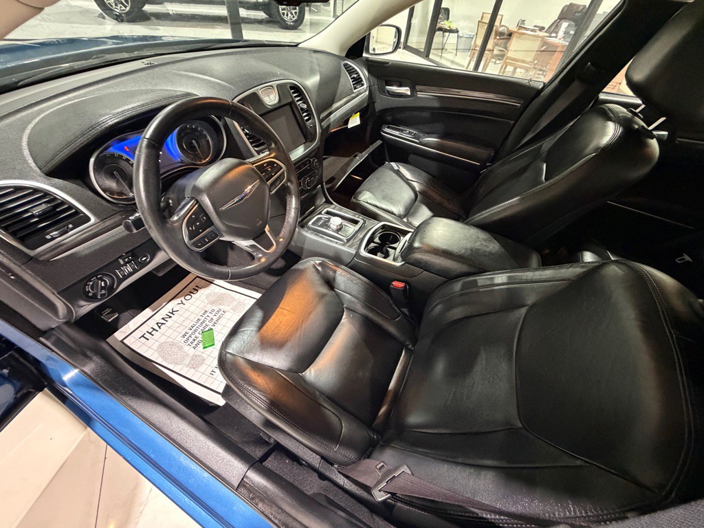 2021 Chrysler 300 Image 19