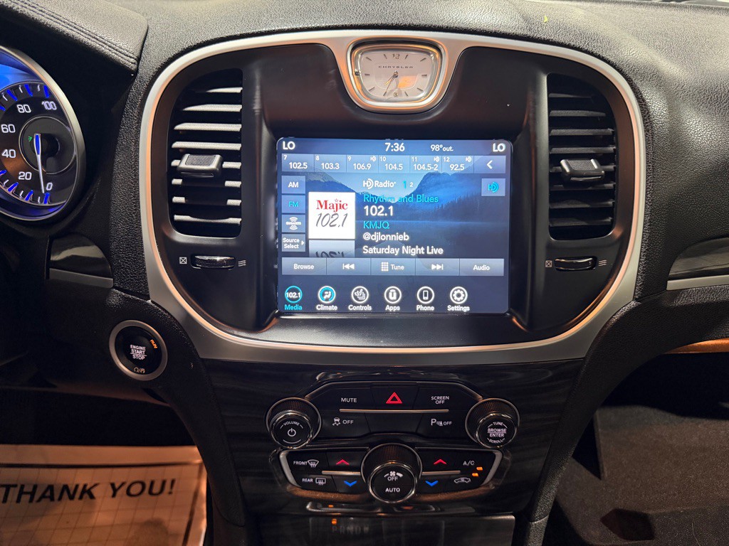 2021 Chrysler 300 Image 21