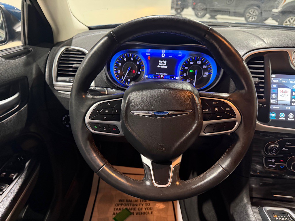2021 Chrysler 300 Image 22