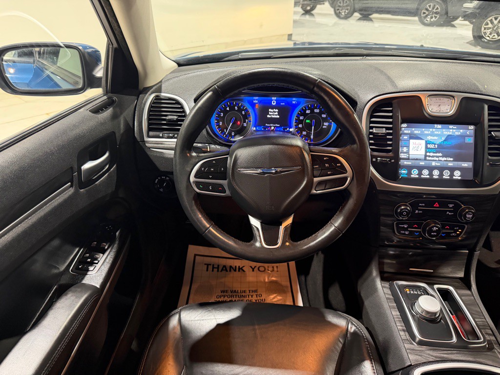 2021 Chrysler 300 Image 24