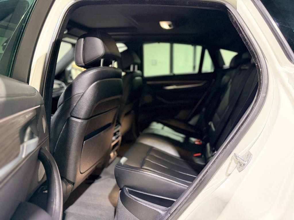 2018 BMW X6 Image 16
