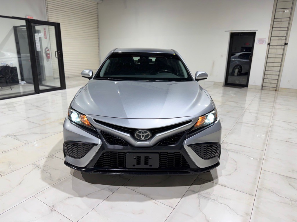2021 Toyota Camry Image 2