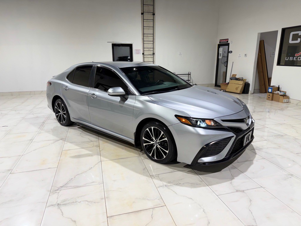 2021 Toyota Camry Image 3