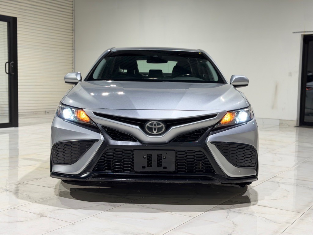 2021 Toyota Camry Image 4