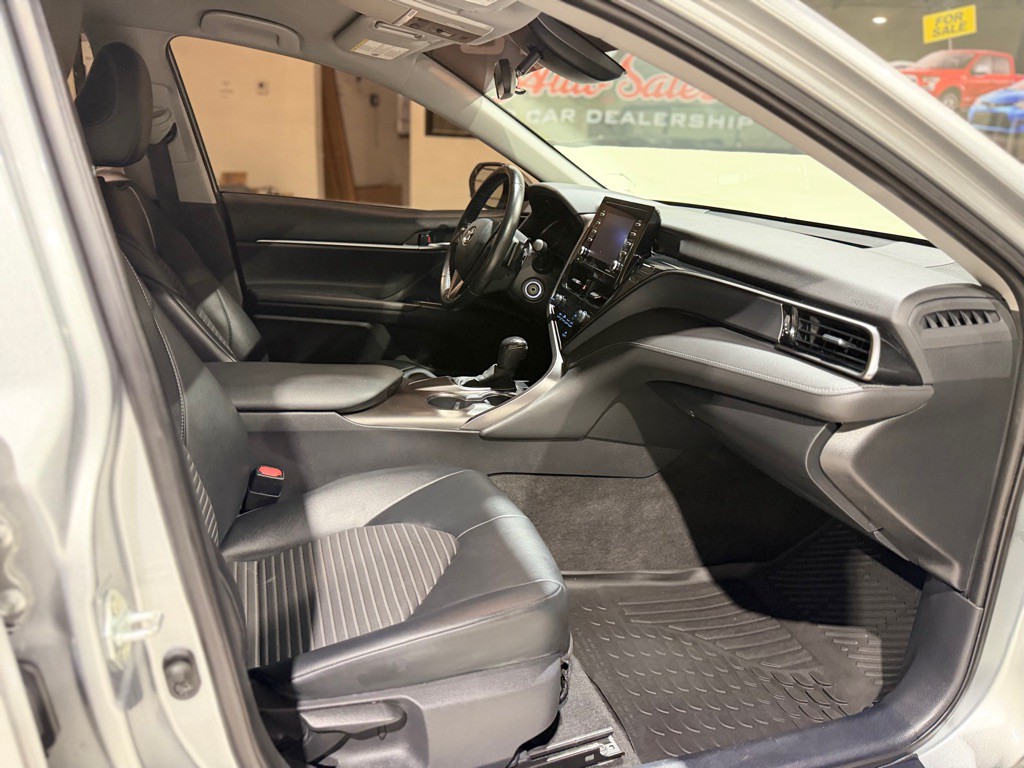 2021 Toyota Camry Image 17