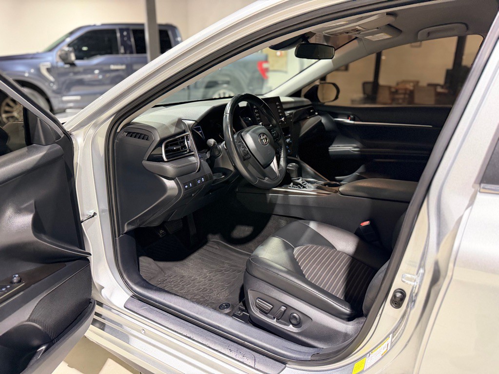 2021 Toyota Camry Image 18