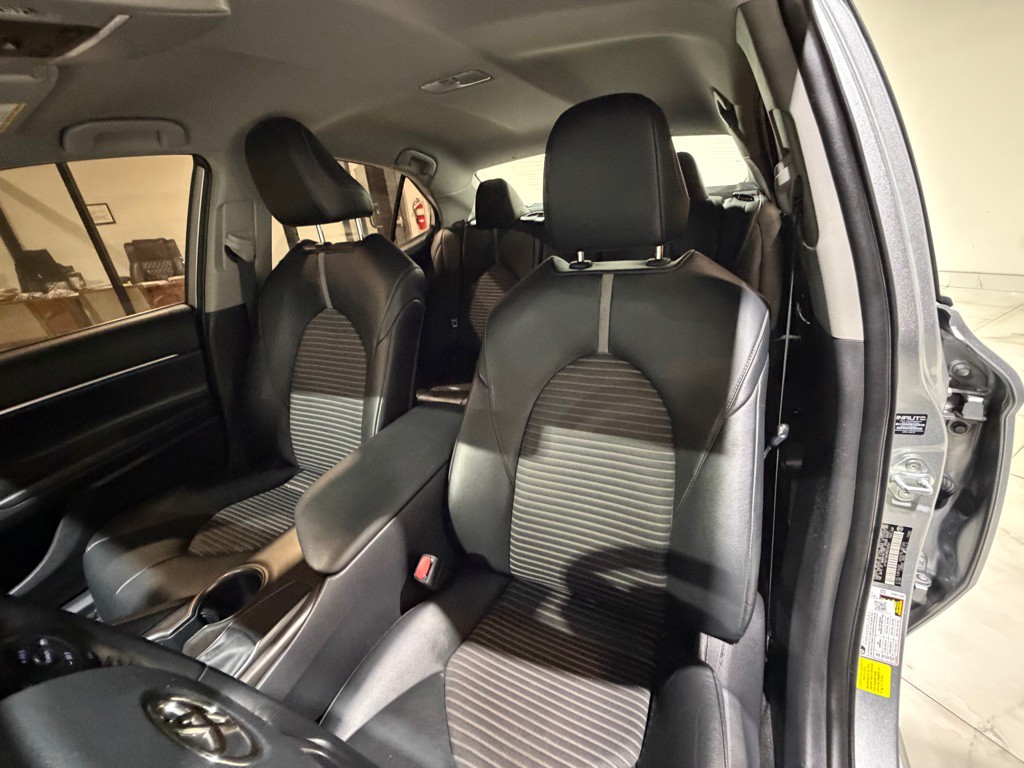 2021 Toyota Camry Image 20