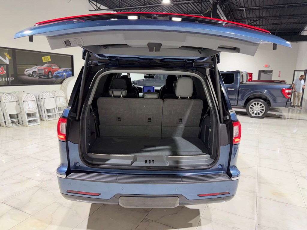2020 Lincoln Navigator Image 11