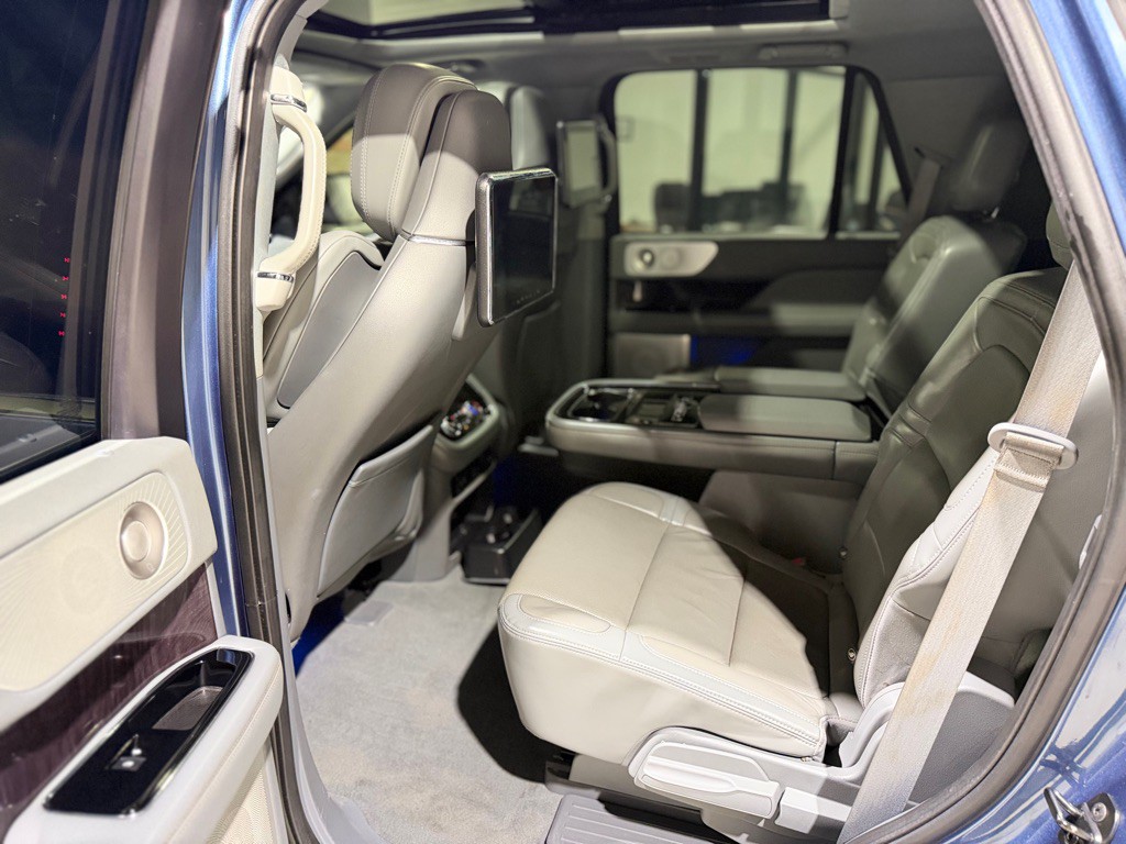 2020 Lincoln Navigator Image 12