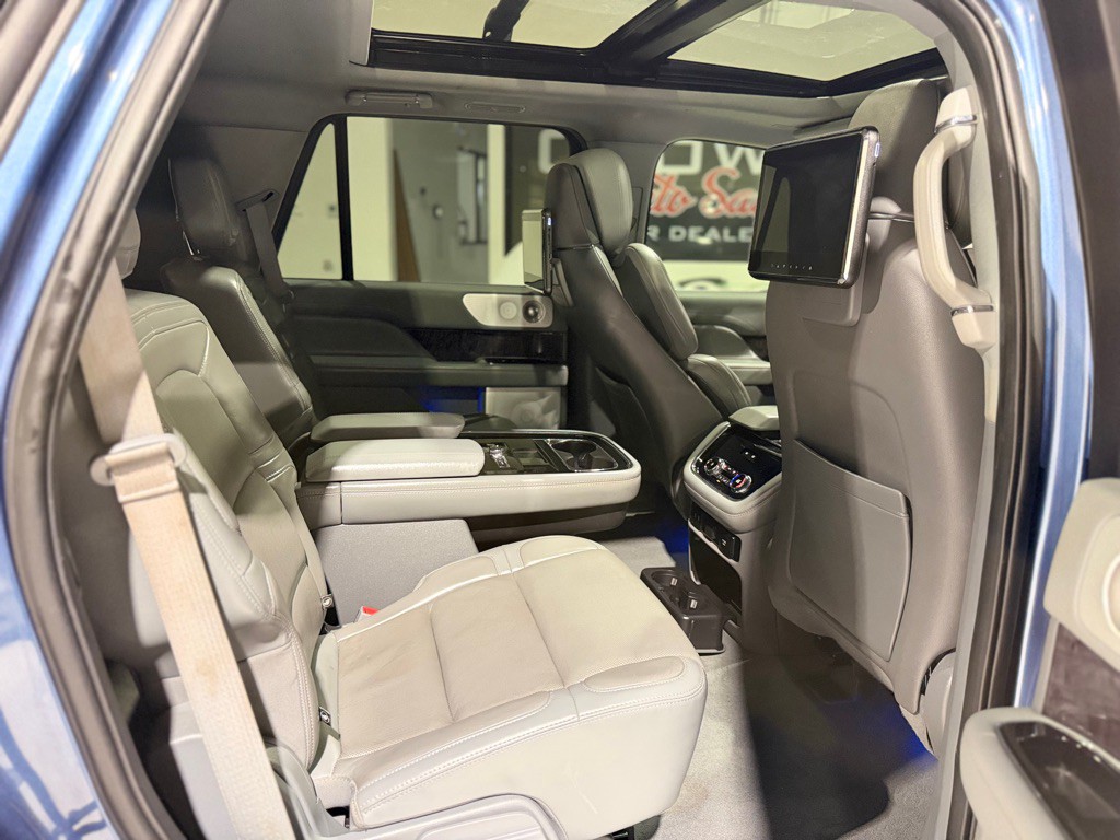 2020 Lincoln Navigator Image 13