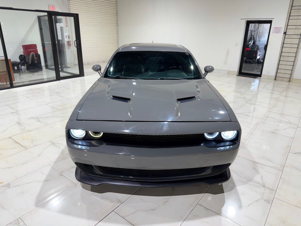 2017 Dodge Challenger Image 2