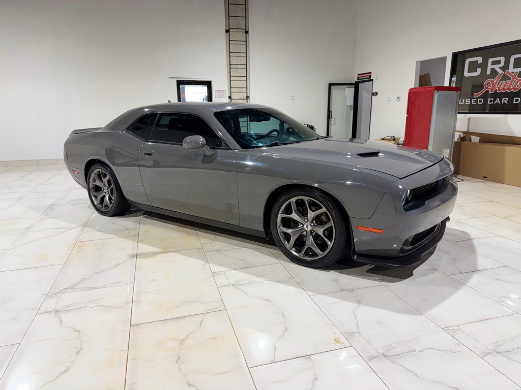 2017 Dodge Challenger Image 3