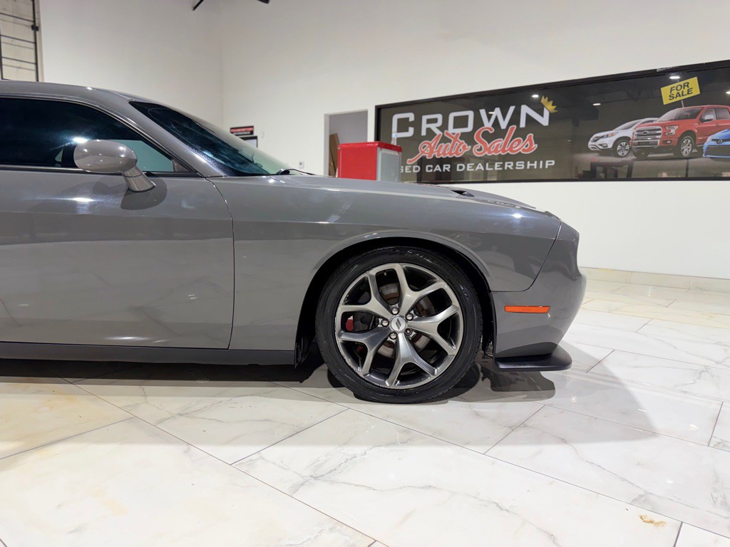 2017 Dodge Challenger Image 5