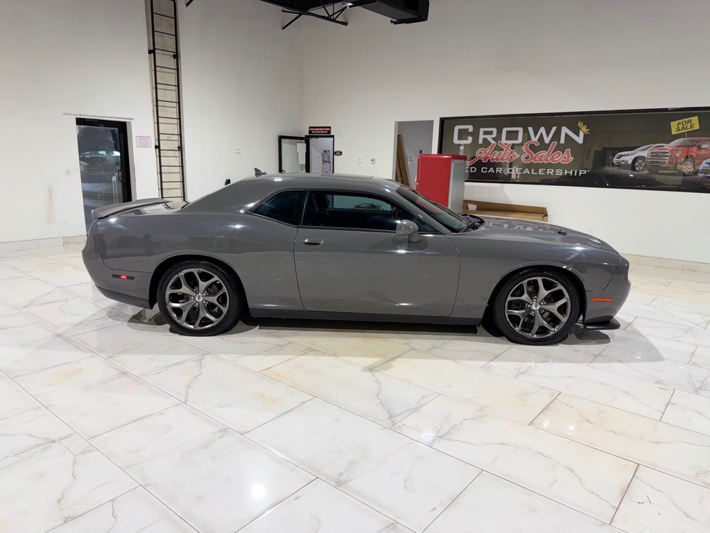 2017 Dodge Challenger Image 6