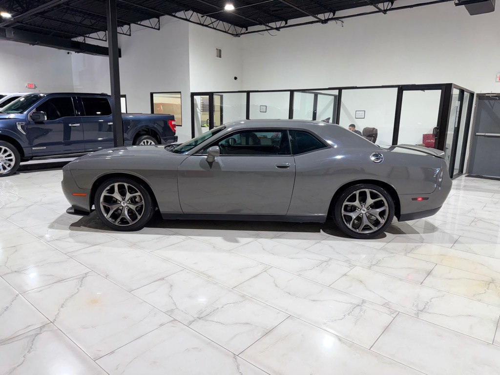 2017 Dodge Challenger Image 7