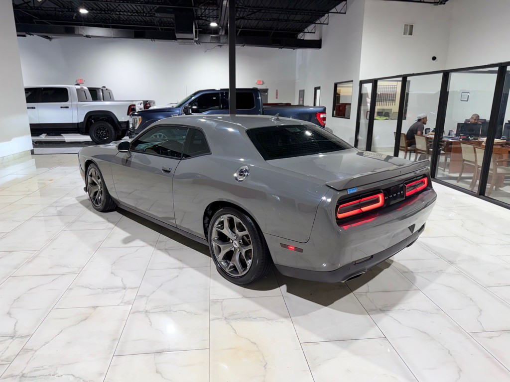 2017 Dodge Challenger Image 10