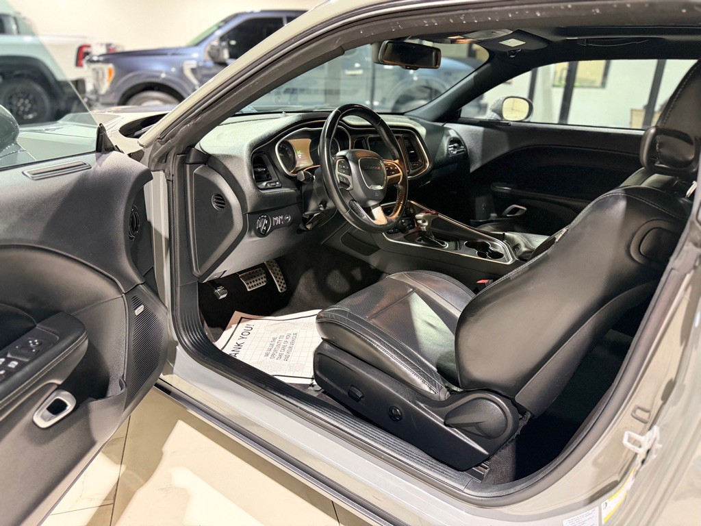 2017 Dodge Challenger Image 13