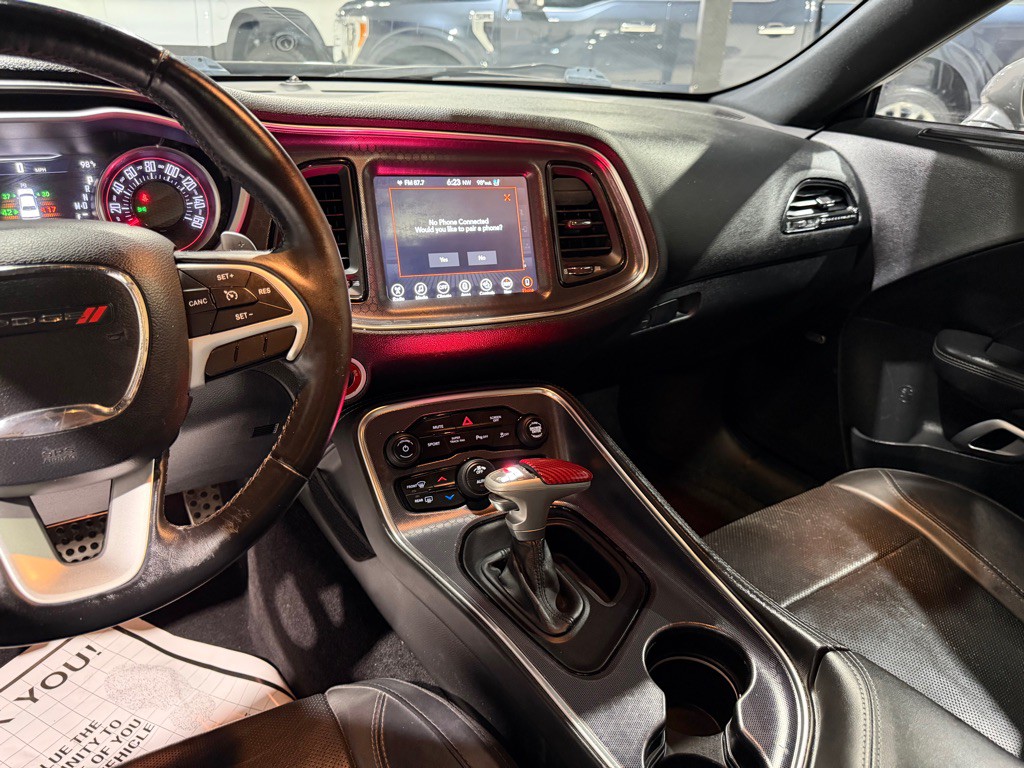 2017 Dodge Challenger Image 18